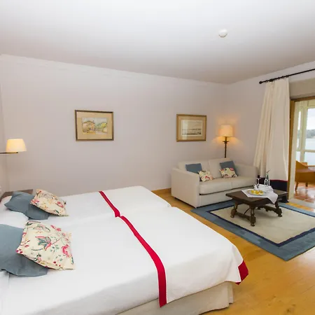 De מלון ריבאדאו