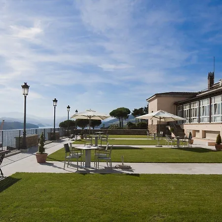 De 4* ריבאדאו