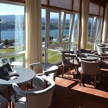 Hotel De 4*