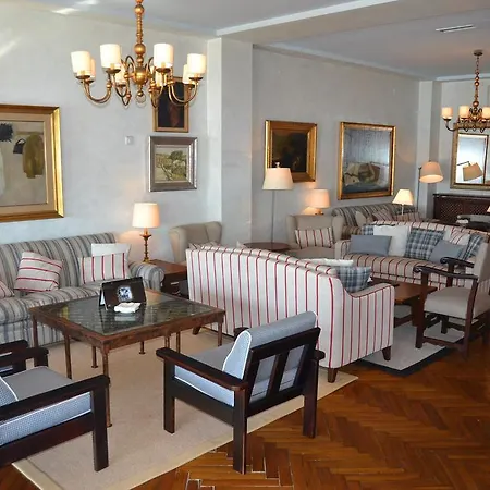 Hotel De 4*