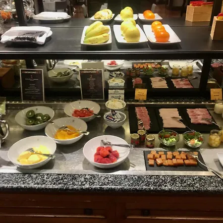 De 4* ריבאדאו